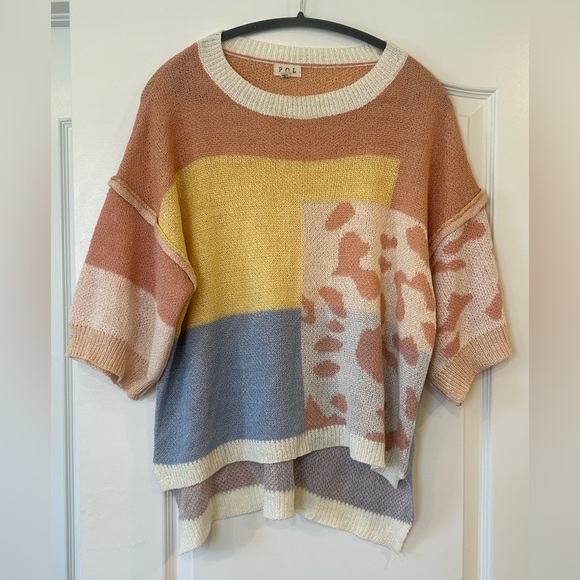 POL Tops - EUC POL Colorblock Abstract Leopard Print Short Sleeve Knit Top Medium Oversized